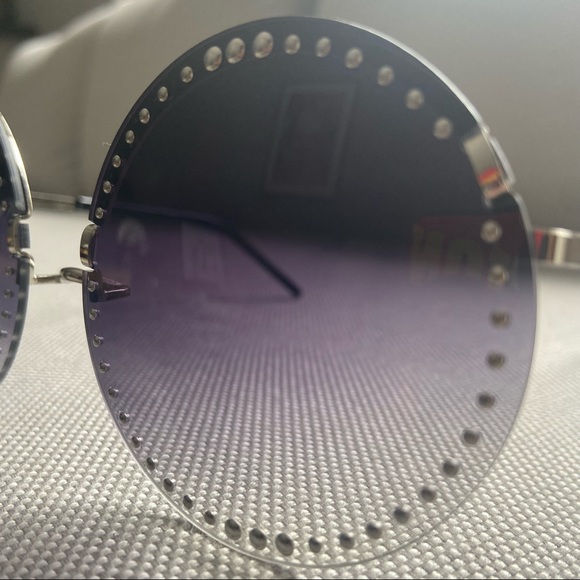 Retro Sunglasses - Picture 3 of 5